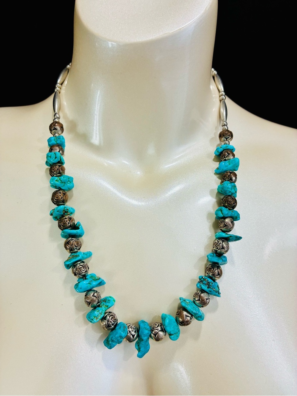 Southwestern Style Turquoise and Silver-Tone Beaded Necklace Bohemian Festival